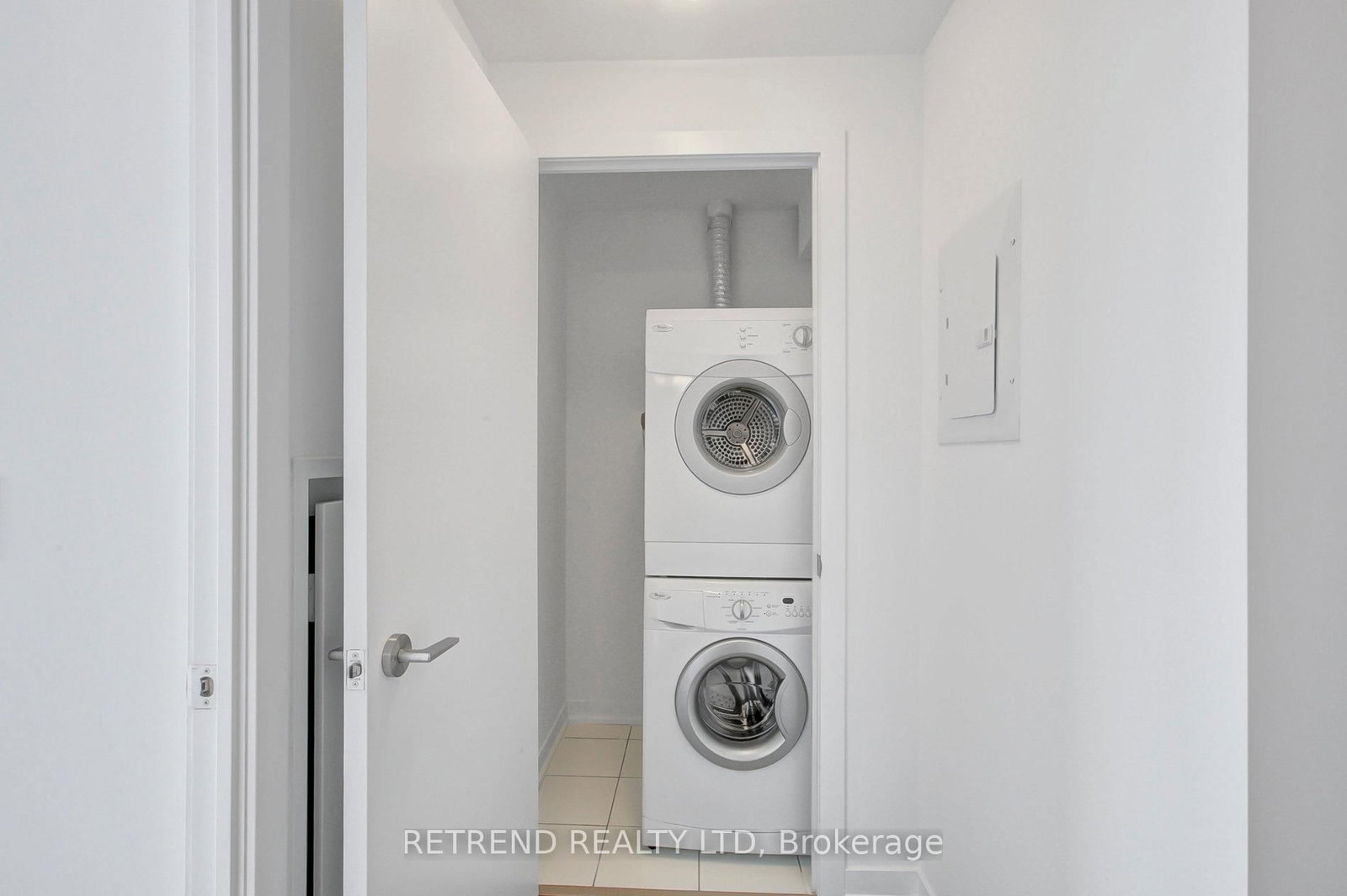 85 Duke Street W, Unit 1504 - Photo 28