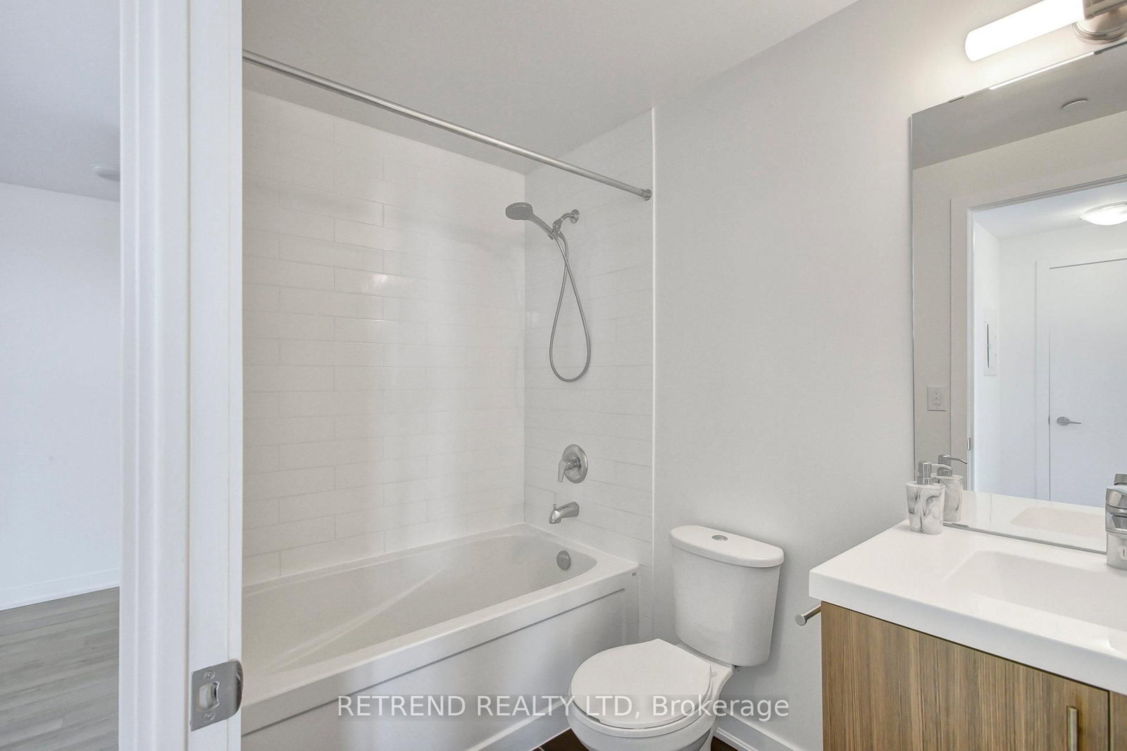 85 DUKE Street W, Unit 1504 - Photo 29