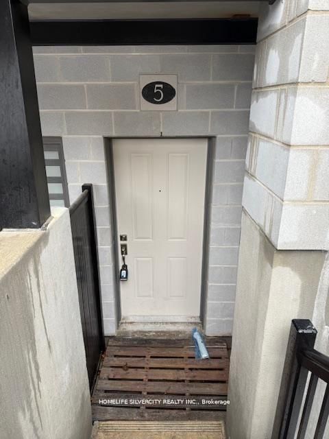 home for sale on 5-25 Isherwood Avenue