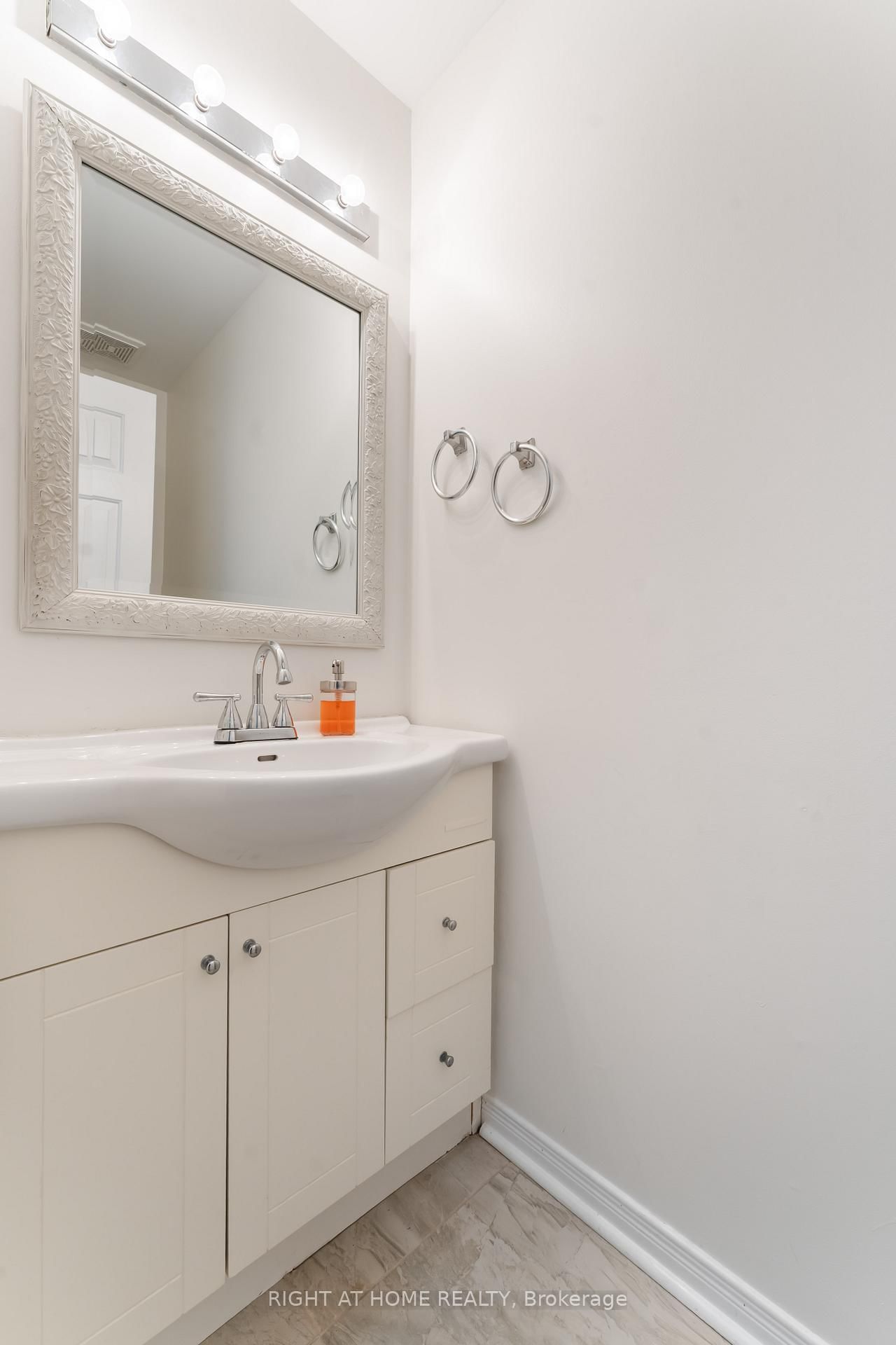 70 Halley Street - Photo 28