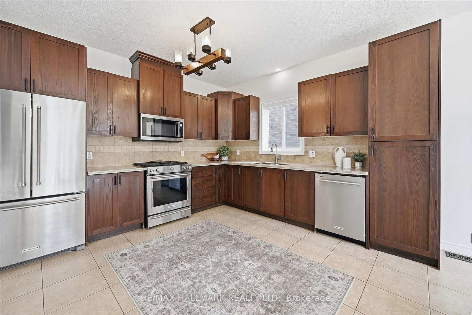 Detached House for sale at 1334 Upper Paradise Road, Hamilton, Ontario, L9B 0C3 - Carpenter - MLS: X12986340