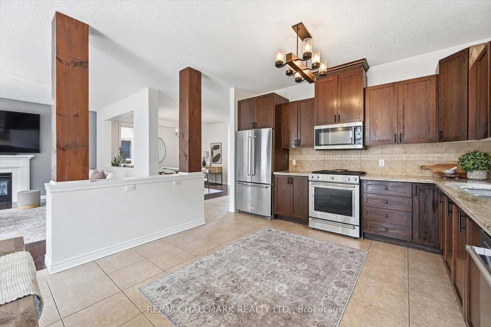 Detached House for sale at 1334 Upper Paradise Road, Hamilton, Ontario, L9B 0C3 - Carpenter - MLS: X12986340