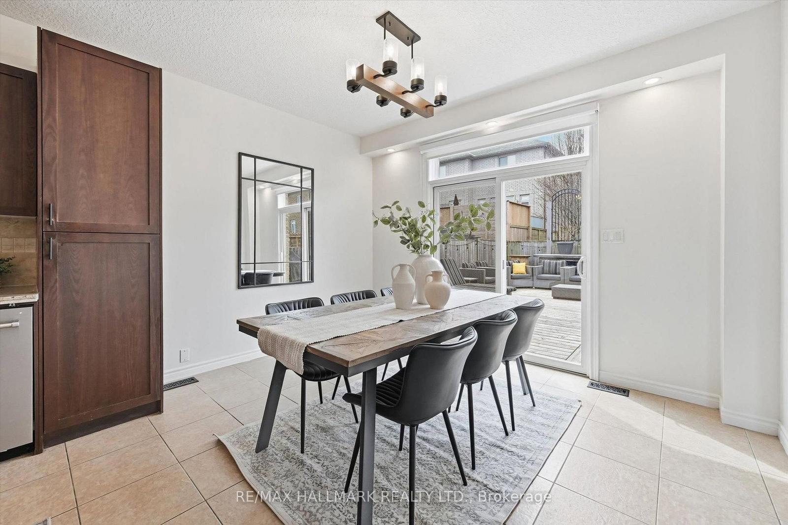 Detached House for sale at 1334 Upper Paradise Road, Hamilton, Ontario, L9B 0C3 - Carpenter - MLS: X12986340