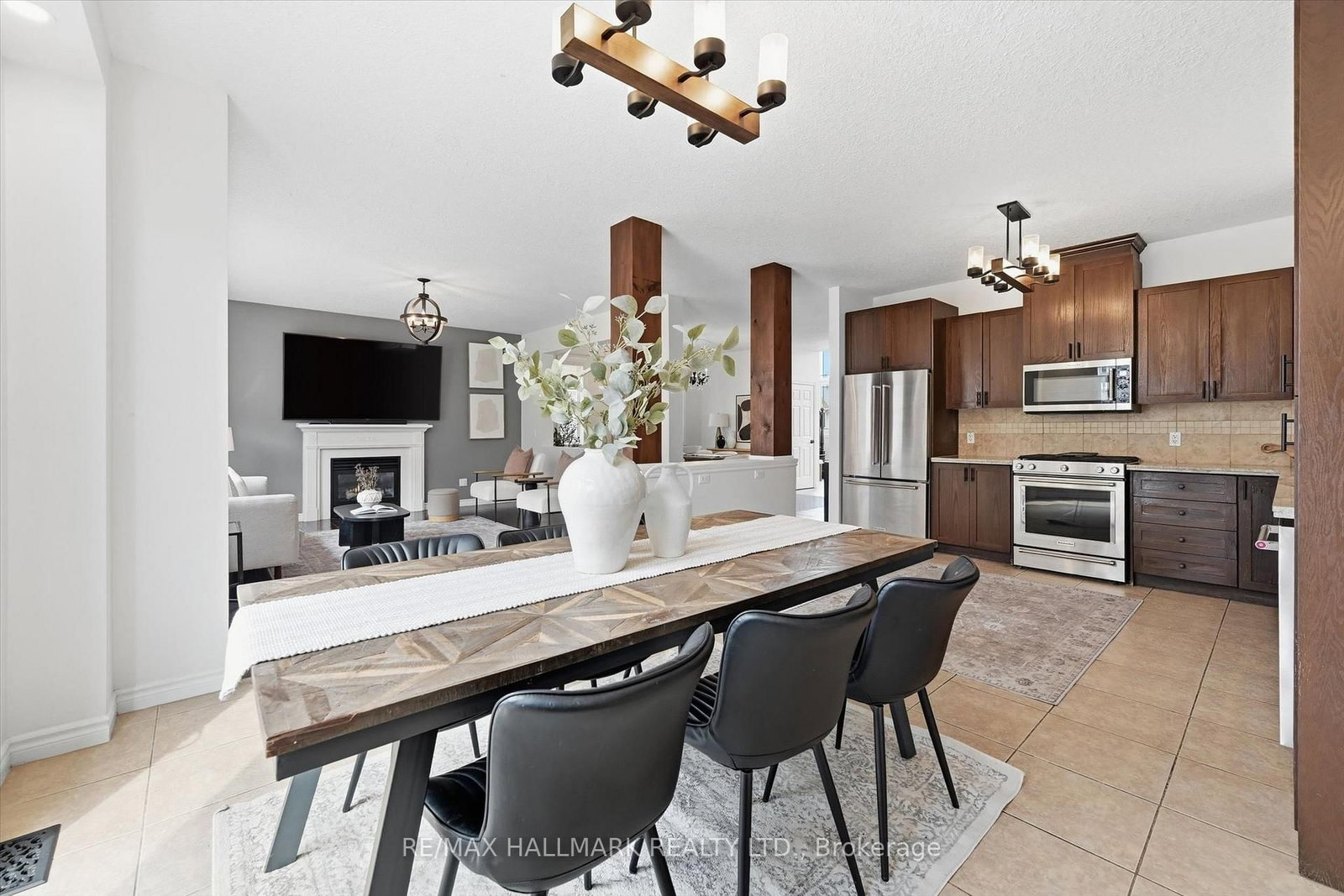 Detached House for sale at 1334 Upper Paradise Road, Hamilton, Ontario, L9B 0C3 - Carpenter - MLS: X12986340