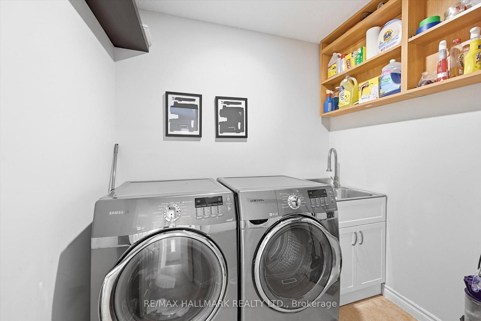 Detached House for sale at 1334 Upper Paradise Road, Hamilton, Ontario, L9B 0C3 - Carpenter - MLS: X12986340