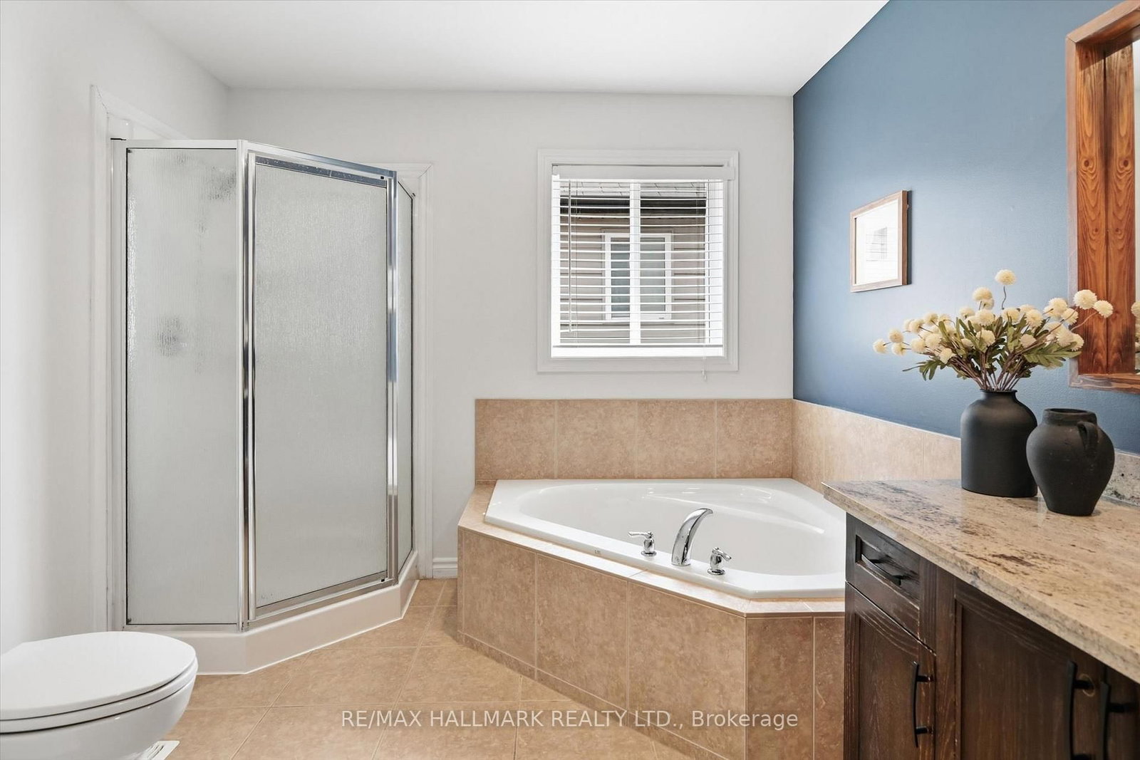 Detached House for sale at 1334 Upper Paradise Road, Hamilton, Ontario, L9B 0C3 - Carpenter - MLS: X12986340