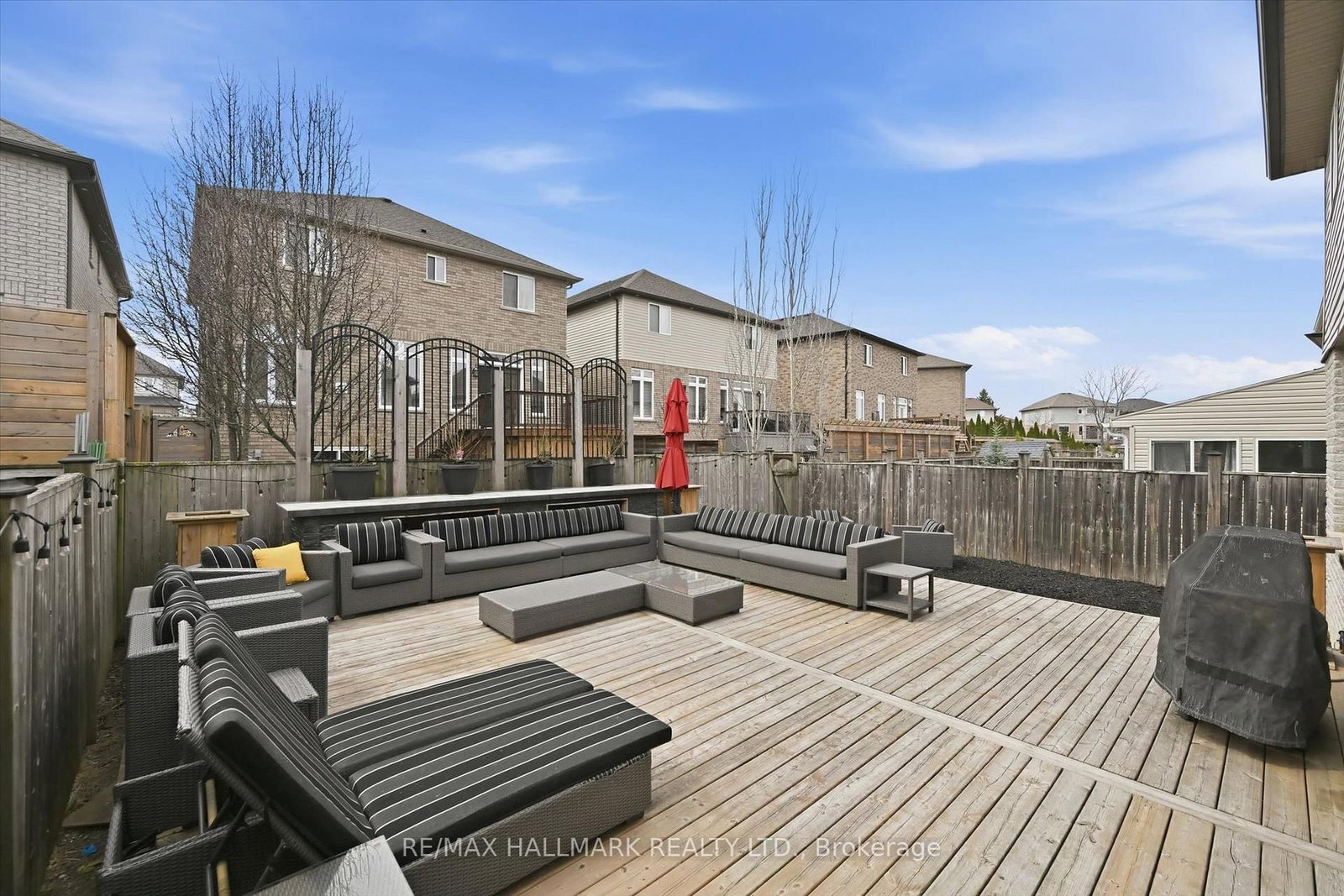 Detached House for sale at 1334 Upper Paradise Road, Hamilton, Ontario, L9B 0C3 - Carpenter - MLS: X12986340