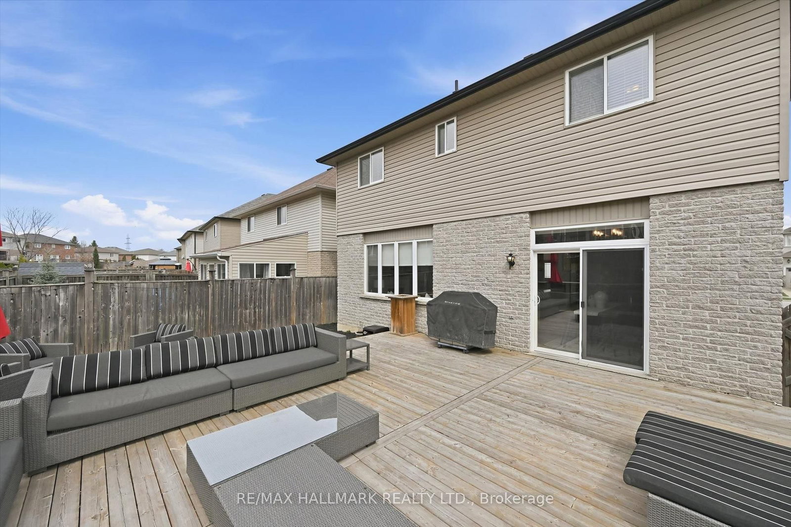 Detached House for sale at 1334 Upper Paradise Road, Hamilton, Ontario, L9B 0C3 - Carpenter - MLS: X12986340