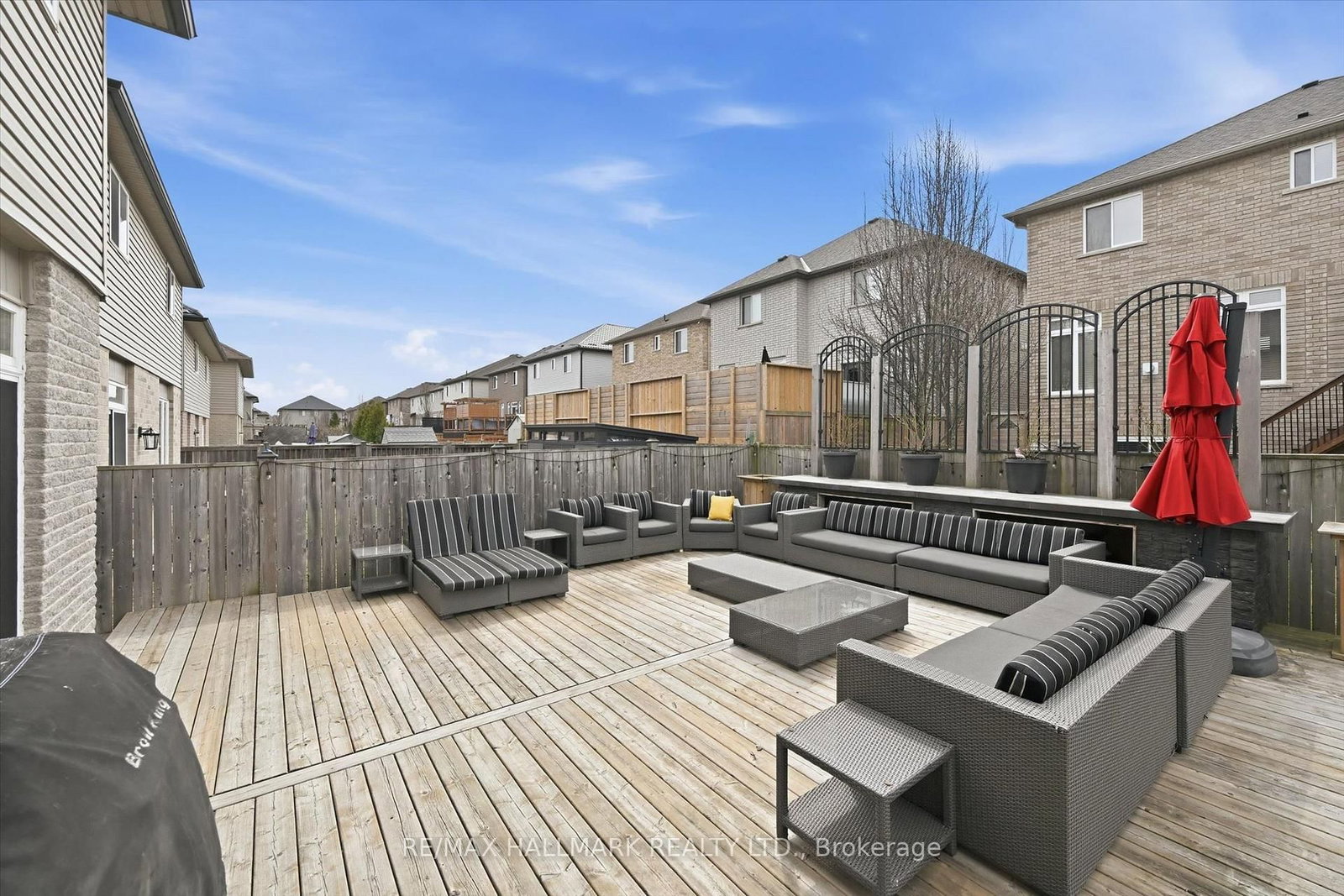 Detached House for sale at 1334 Upper Paradise Road, Hamilton, Ontario, L9B 0C3 - Carpenter - MLS: X12986340