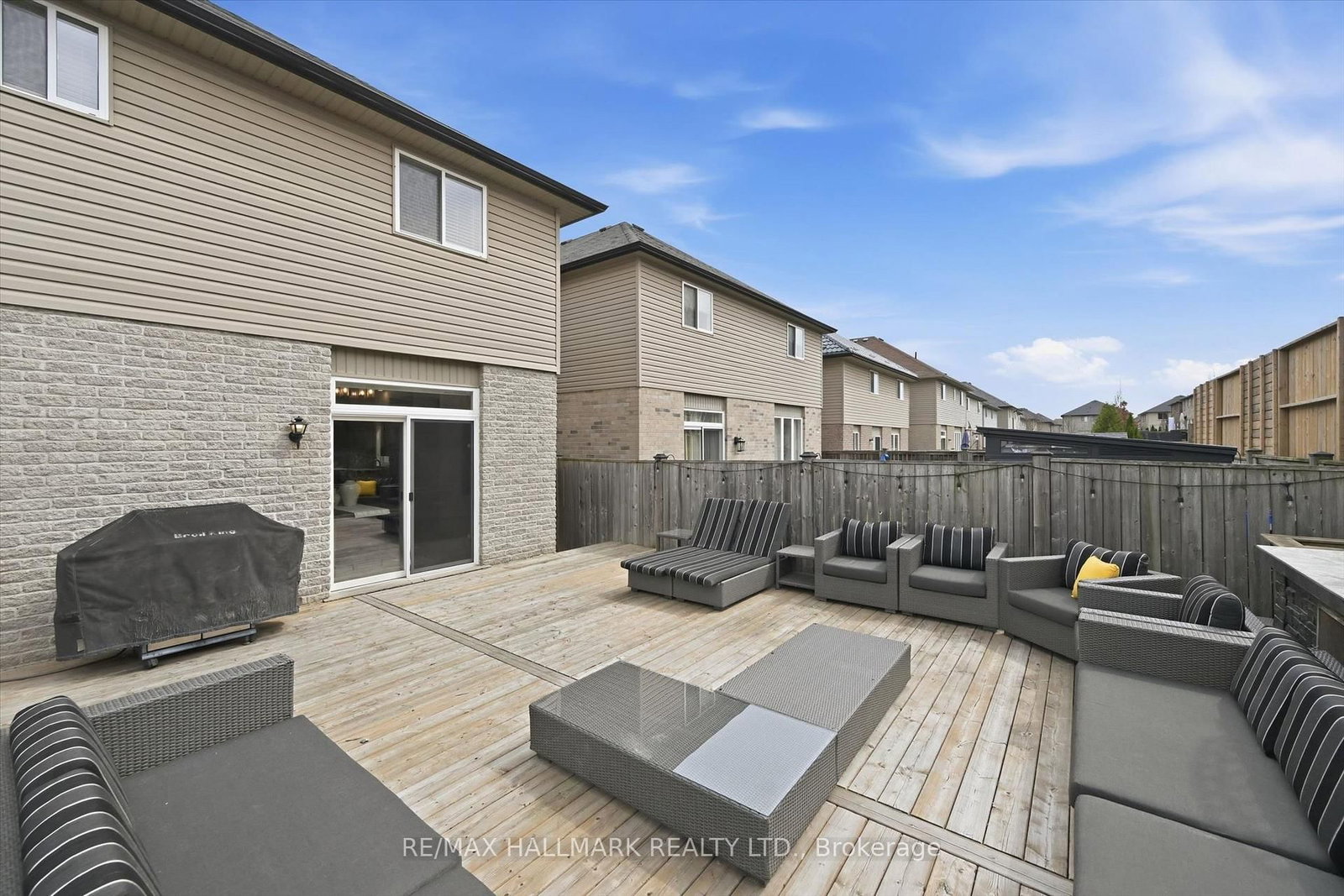 Detached House for sale at 1334 Upper Paradise Road, Hamilton, Ontario, L9B 0C3 - Carpenter - MLS: X12986340