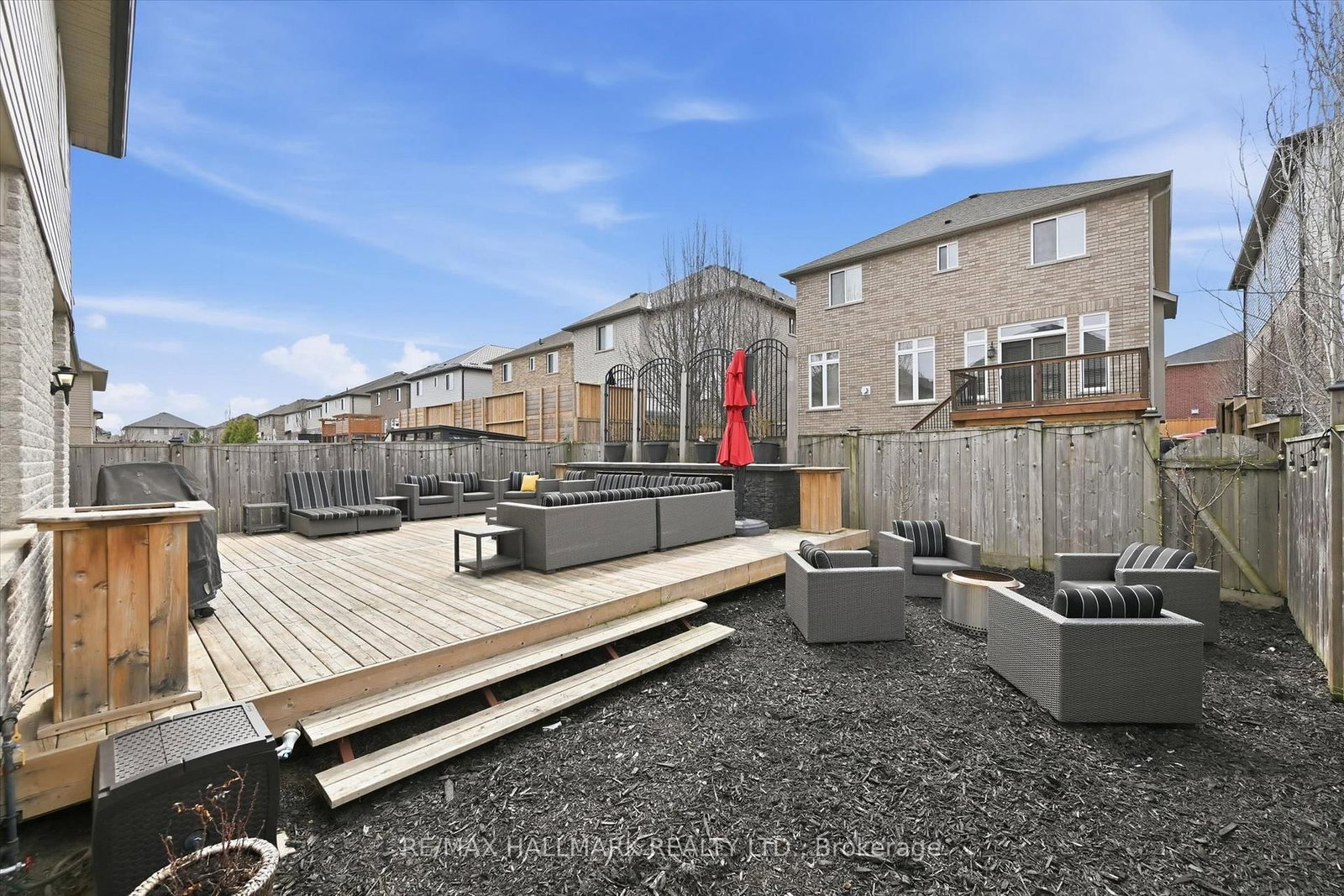 Detached House for sale at 1334 Upper Paradise Road, Hamilton, Ontario, L9B 0C3 - Carpenter - MLS: X12986340