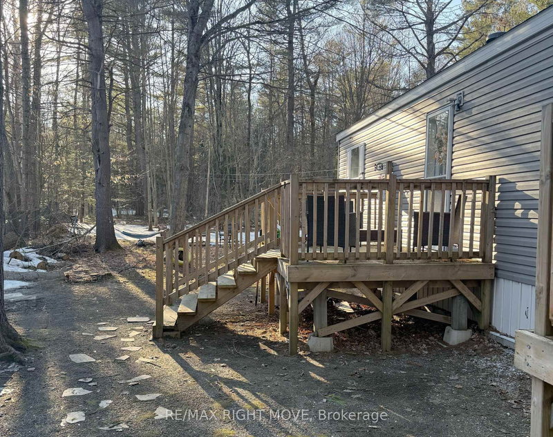 1050 4 Seasons Rd, Gravenhurst, P0E 1N0 | Image 2