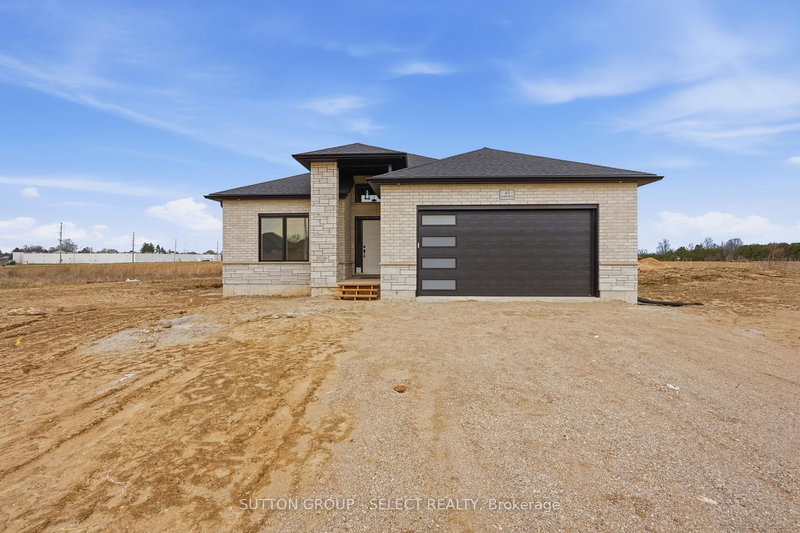 45 Hardy Dr, Strathroy-Caradoc, N7G 0G2 | Image 2