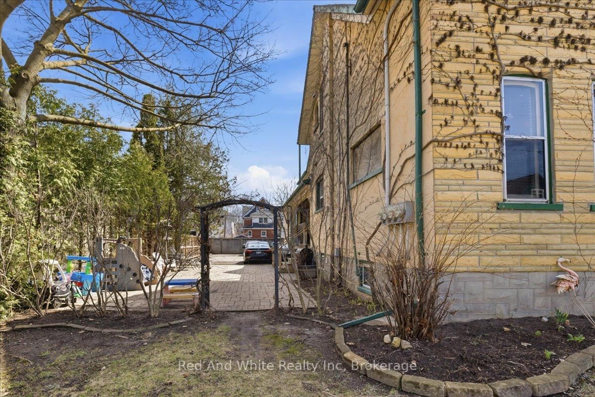 31 Bingeman Street - Photo 39