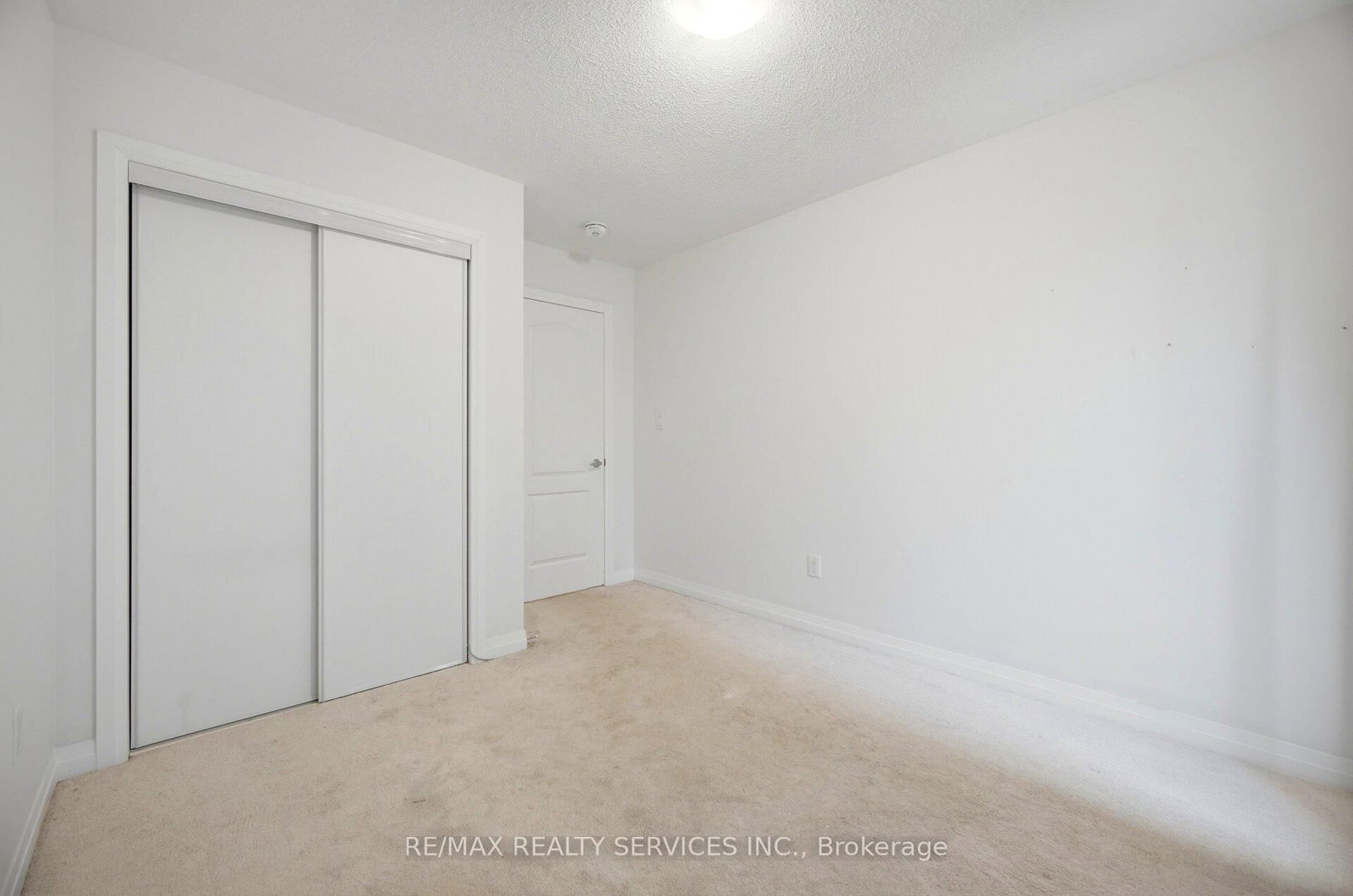 6 Landsborough Street - Photo 23