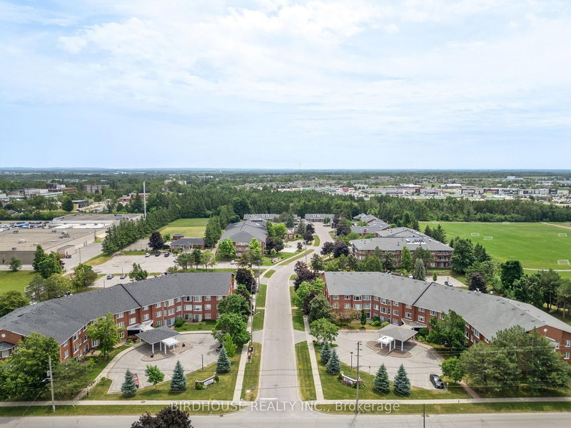 109 - 1 Heritage Way, Kawartha Lakes, K9V 5P9 | Image 3