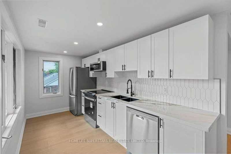 Upper - 855 Garth St, Hamilton, L9C 4K7 | Image 2