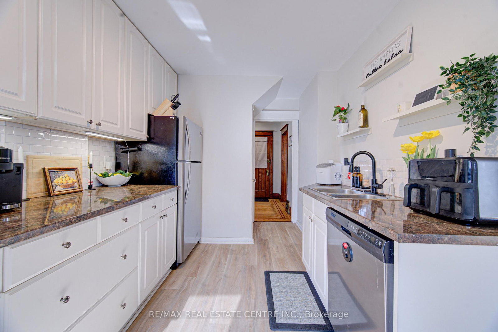 Detached House for sale at 54 Belmont Avenue, Hamilton, Ontario, L8L 7M1 - Crown Point - MLS: X12986516