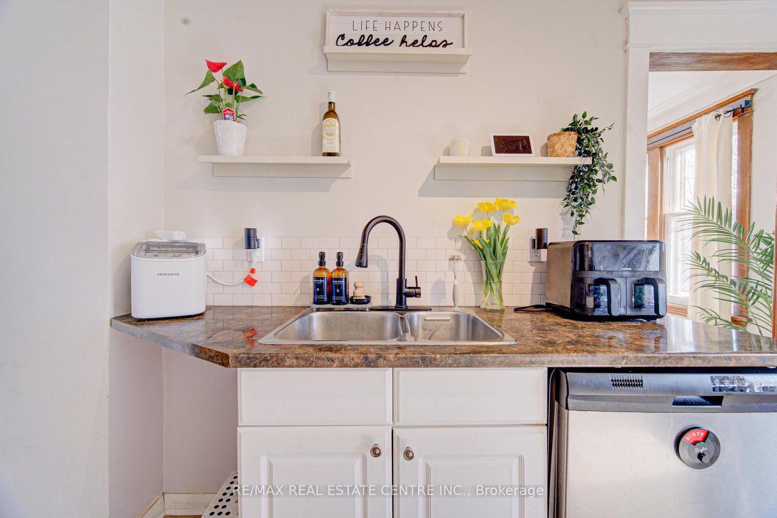 Detached House for sale at 54 Belmont Avenue, Hamilton, Ontario, L8L 7M1 - Crown Point - MLS: X12986516