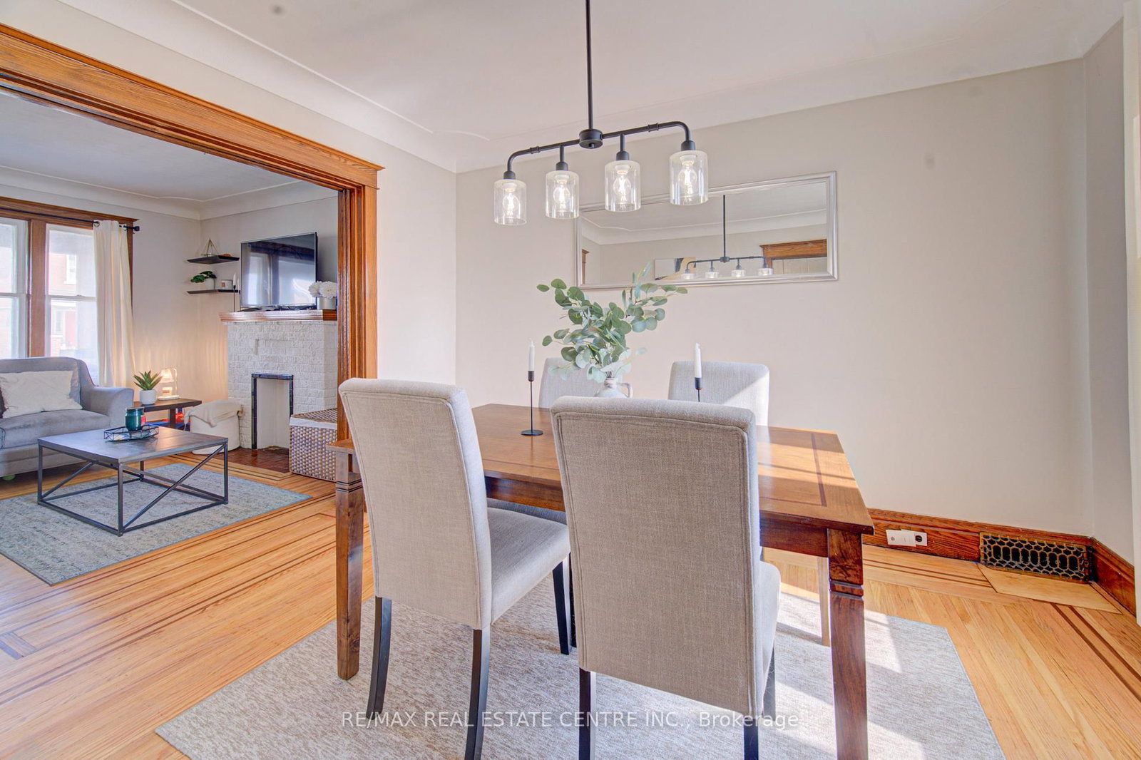 Detached House for sale at 54 Belmont Avenue, Hamilton, Ontario, L8L 7M1 - Crown Point - MLS: X12986516