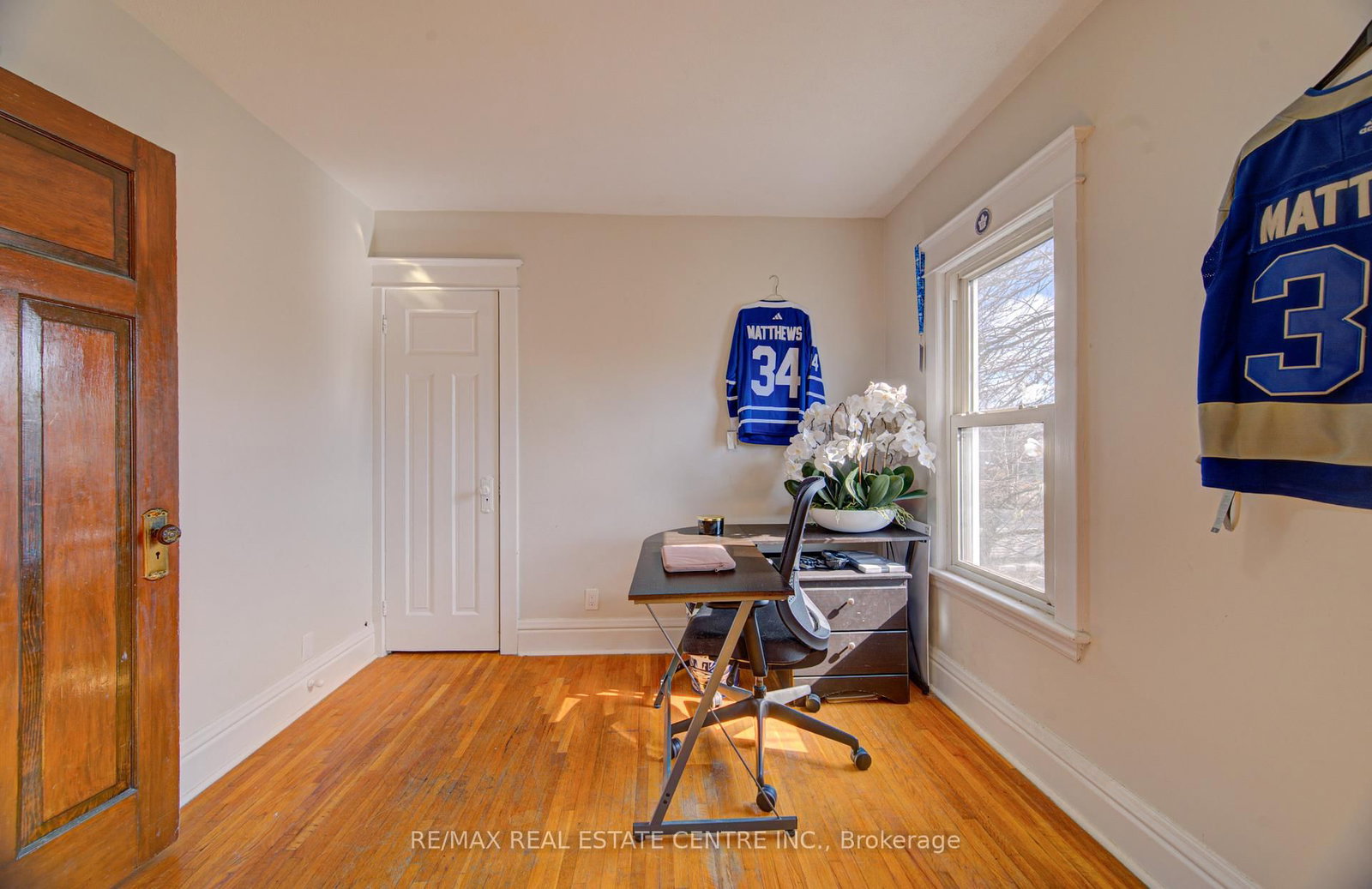 Detached House for sale at 54 Belmont Avenue, Hamilton, Ontario, L8L 7M1 - Crown Point - MLS: X12986516