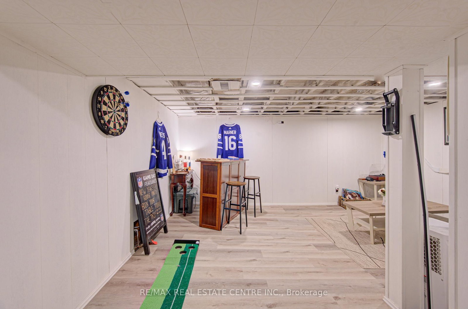 Detached House for sale at 54 Belmont Avenue, Hamilton, Ontario, L8L 7M1 - Crown Point - MLS: X12986516