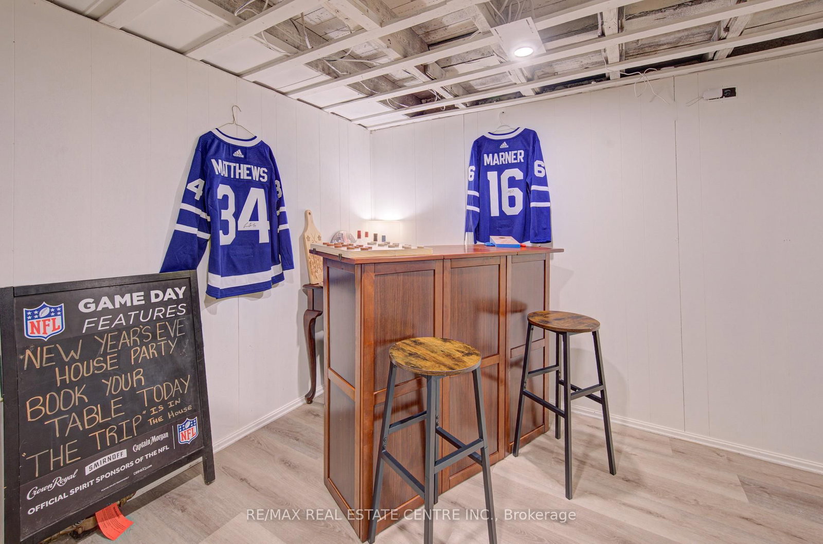 Detached House for sale at 54 Belmont Avenue, Hamilton, Ontario, L8L 7M1 - Crown Point - MLS: X12986516