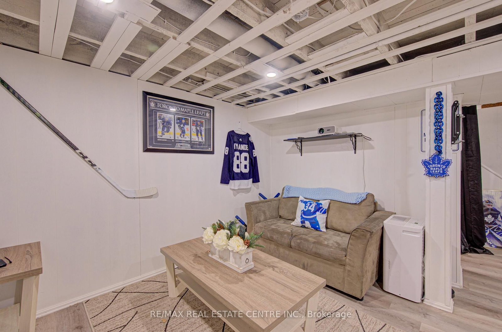 Detached House for sale at 54 Belmont Avenue, Hamilton, Ontario, L8L 7M1 - Crown Point - MLS: X12986516