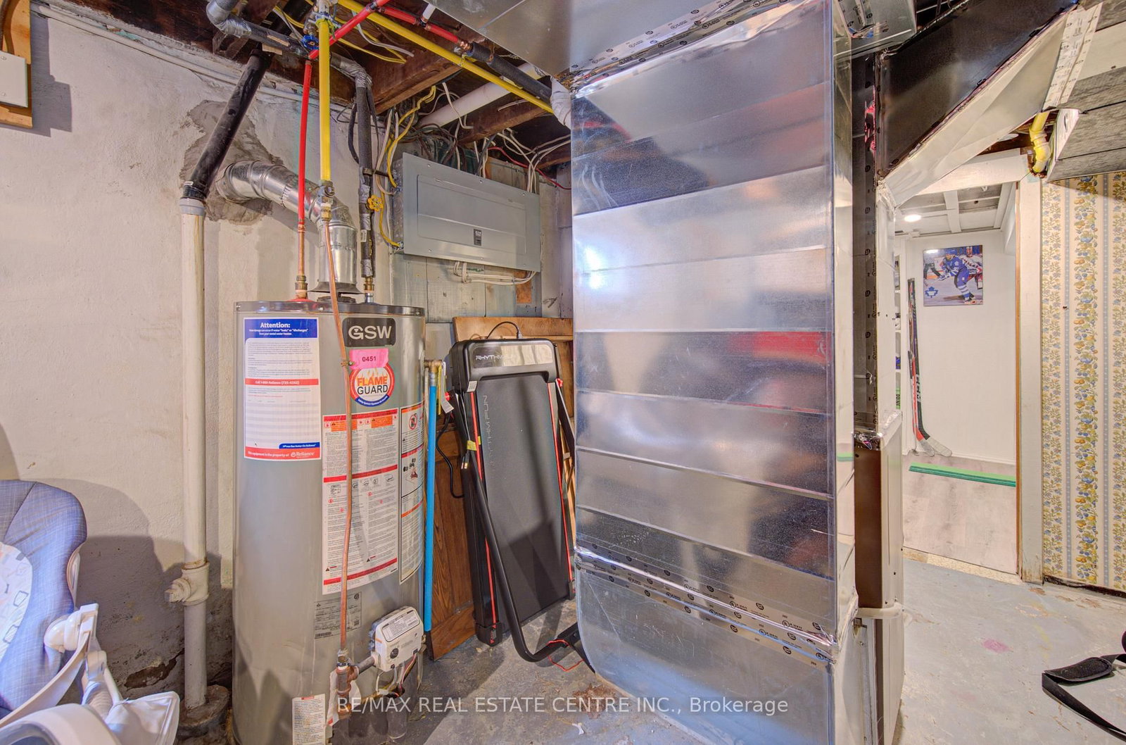 Detached House for sale at 54 Belmont Avenue, Hamilton, Ontario, L8L 7M1 - Crown Point - MLS: X12986516