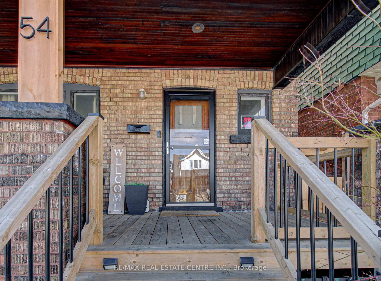 Detached House for sale at 54 Belmont Avenue, Hamilton, Ontario, L8L 7M1 - Crown Point - MLS: X12986516