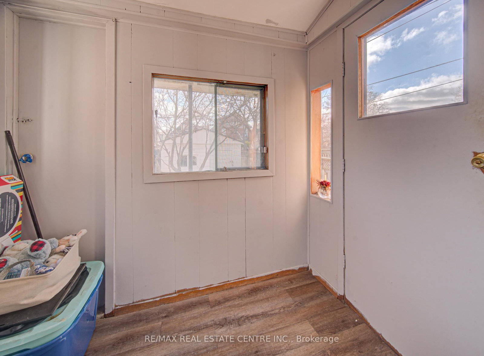 Detached House for sale at 54 Belmont Avenue, Hamilton, Ontario, L8L 7M1 - Crown Point - MLS: X12986516