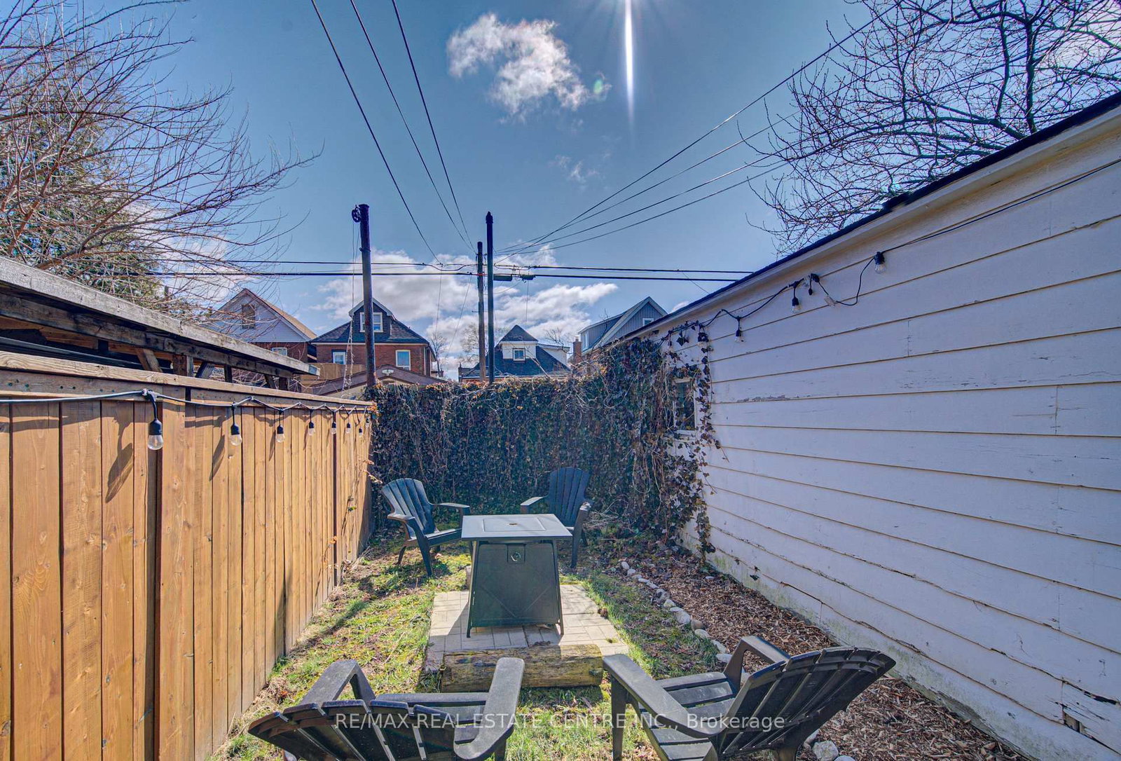 Detached House for sale at 54 Belmont Avenue, Hamilton, Ontario, L8L 7M1 - Crown Point - MLS: X12986516