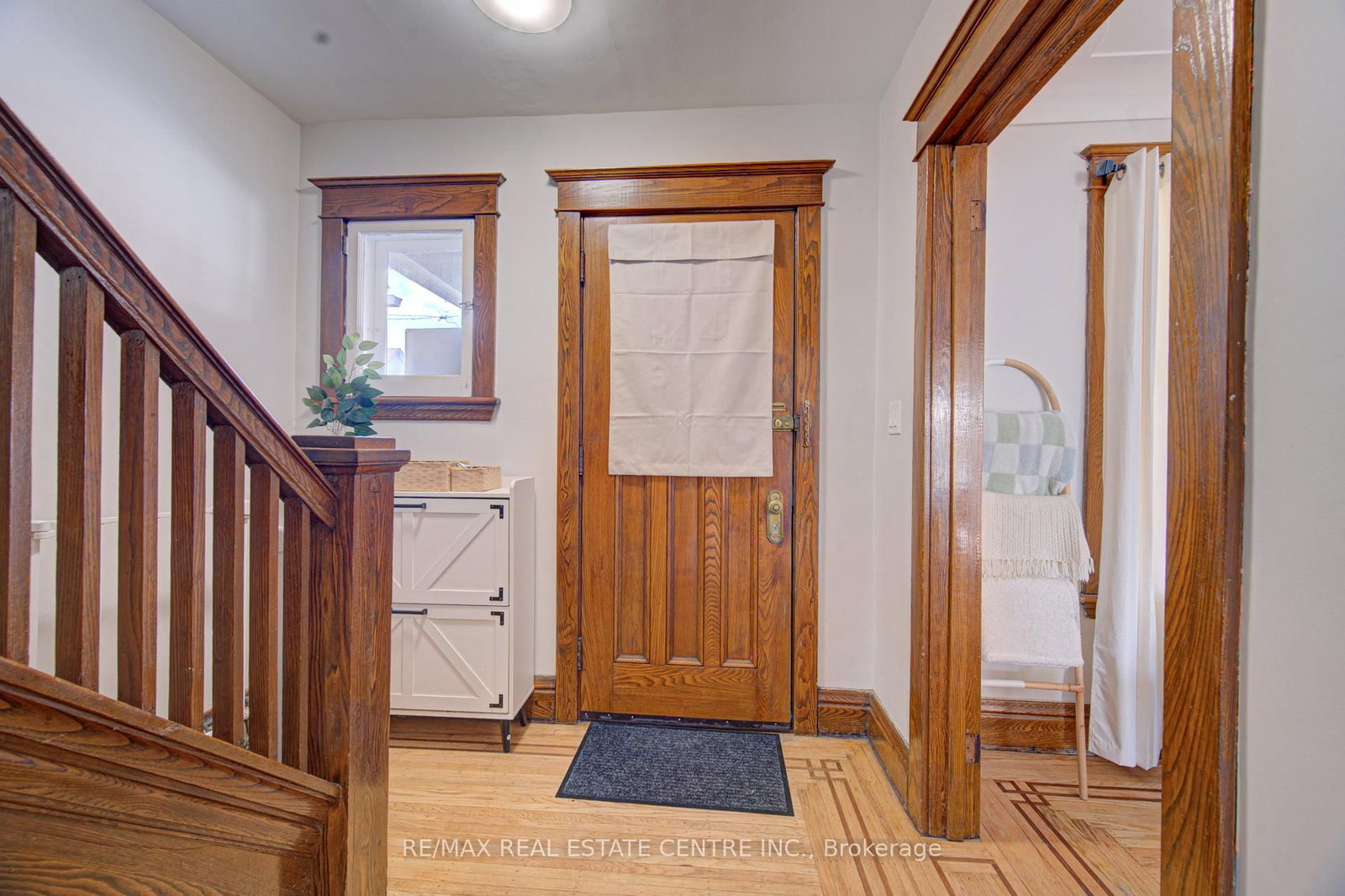 Detached House for sale at 54 Belmont Avenue, Hamilton, Ontario, L8L 7M1 - Crown Point - MLS: X12986516