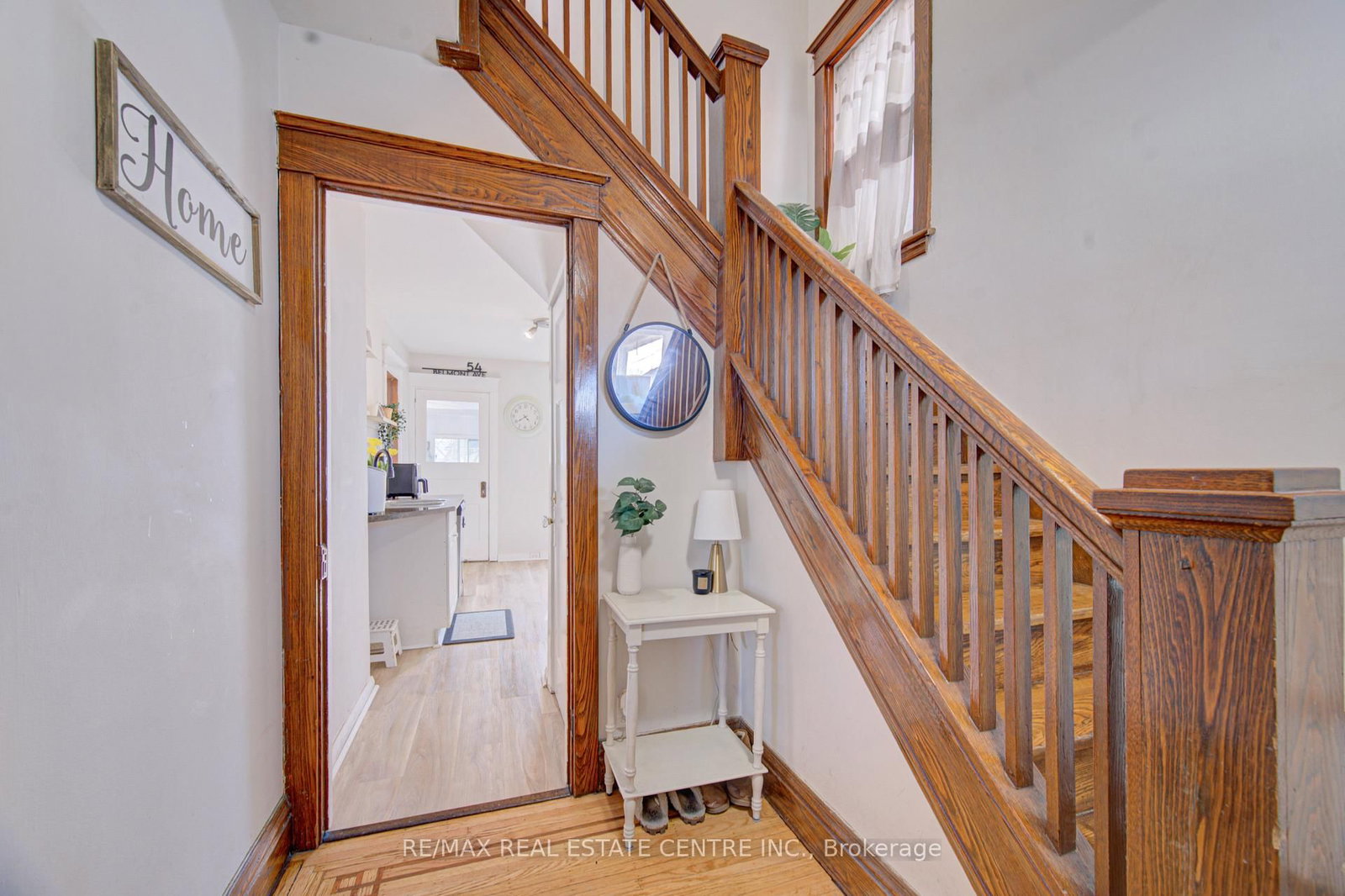 Detached House for sale at 54 Belmont Avenue, Hamilton, Ontario, L8L 7M1 - Crown Point - MLS: X12986516