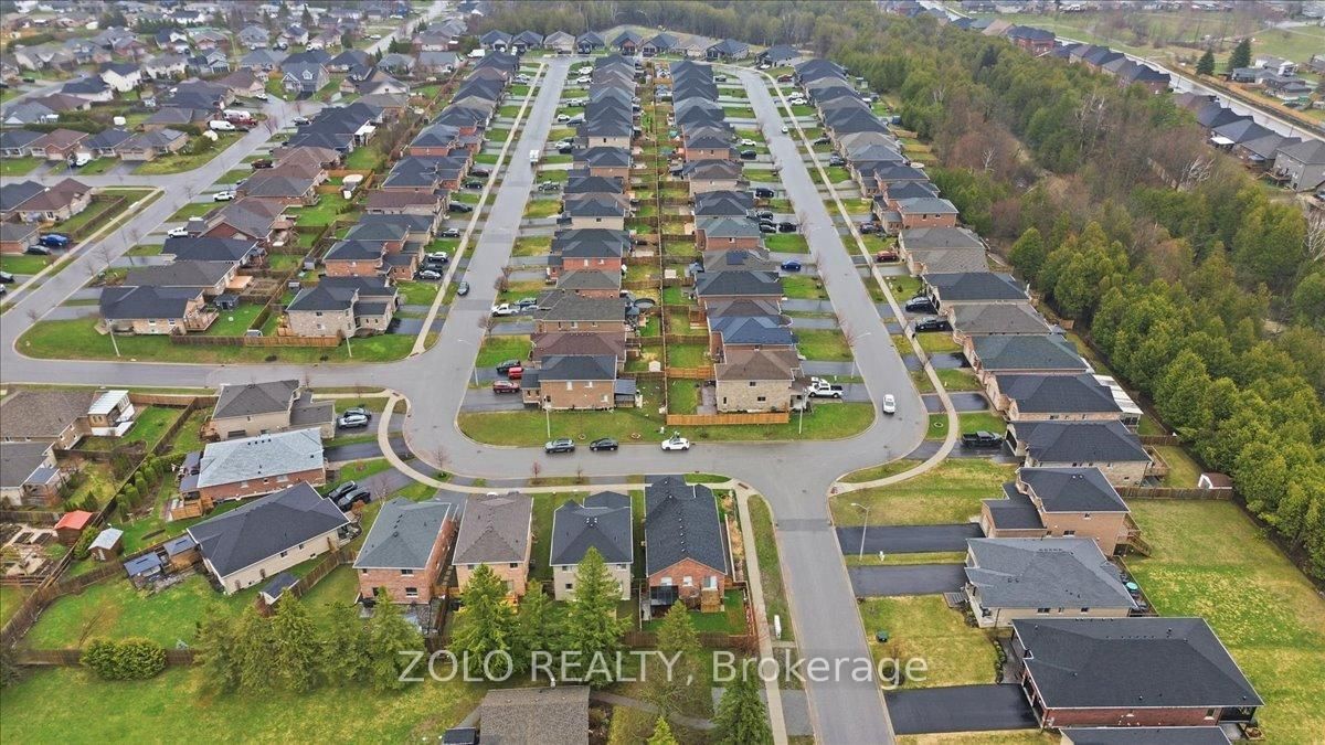 52 Claxton Crescent - Photo 45