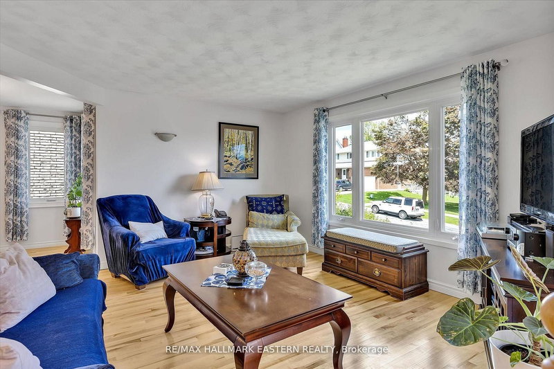 959 Golfview Rd, Peterborough, K9J 7W2 | Image 3