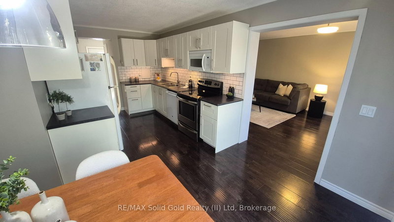 22 - 121 University Ave E, Waterloo, N2J 4J1 | Image 2