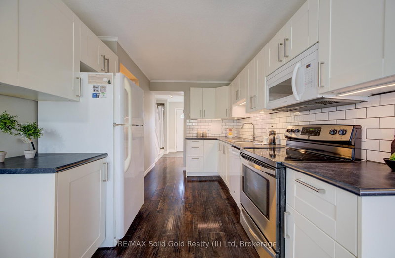 22 - 121 University Ave E, Waterloo, N2J 4J1 | Image 3