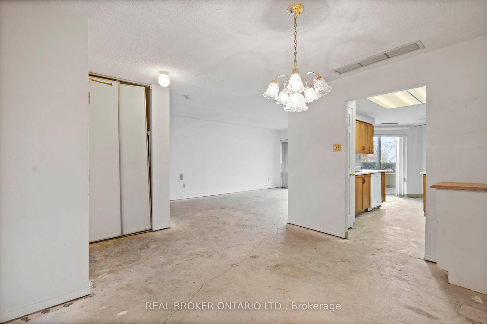 265 Westcourt Place, Unit 101 - Photo 17