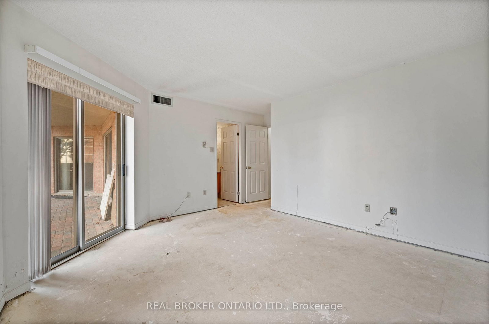 265 Westcourt Place, Unit 101 - Photo 23