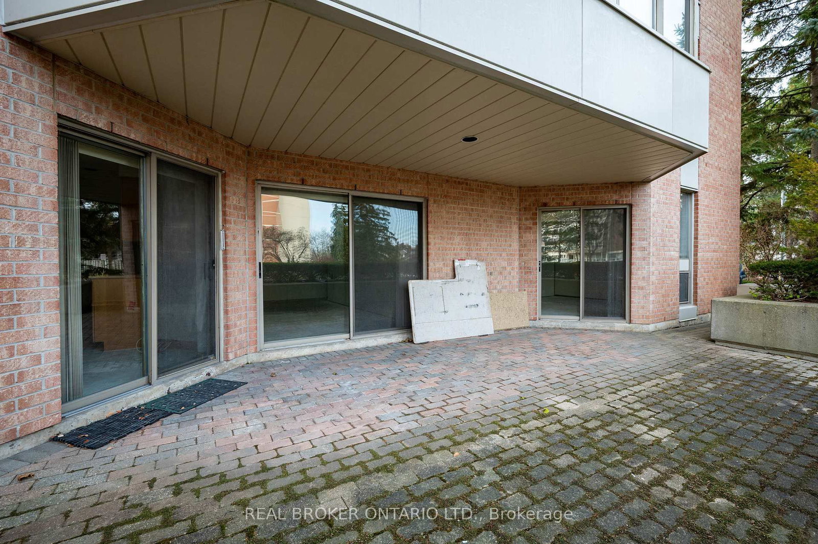 265 Westcourt Place, Unit 101 - Photo 29