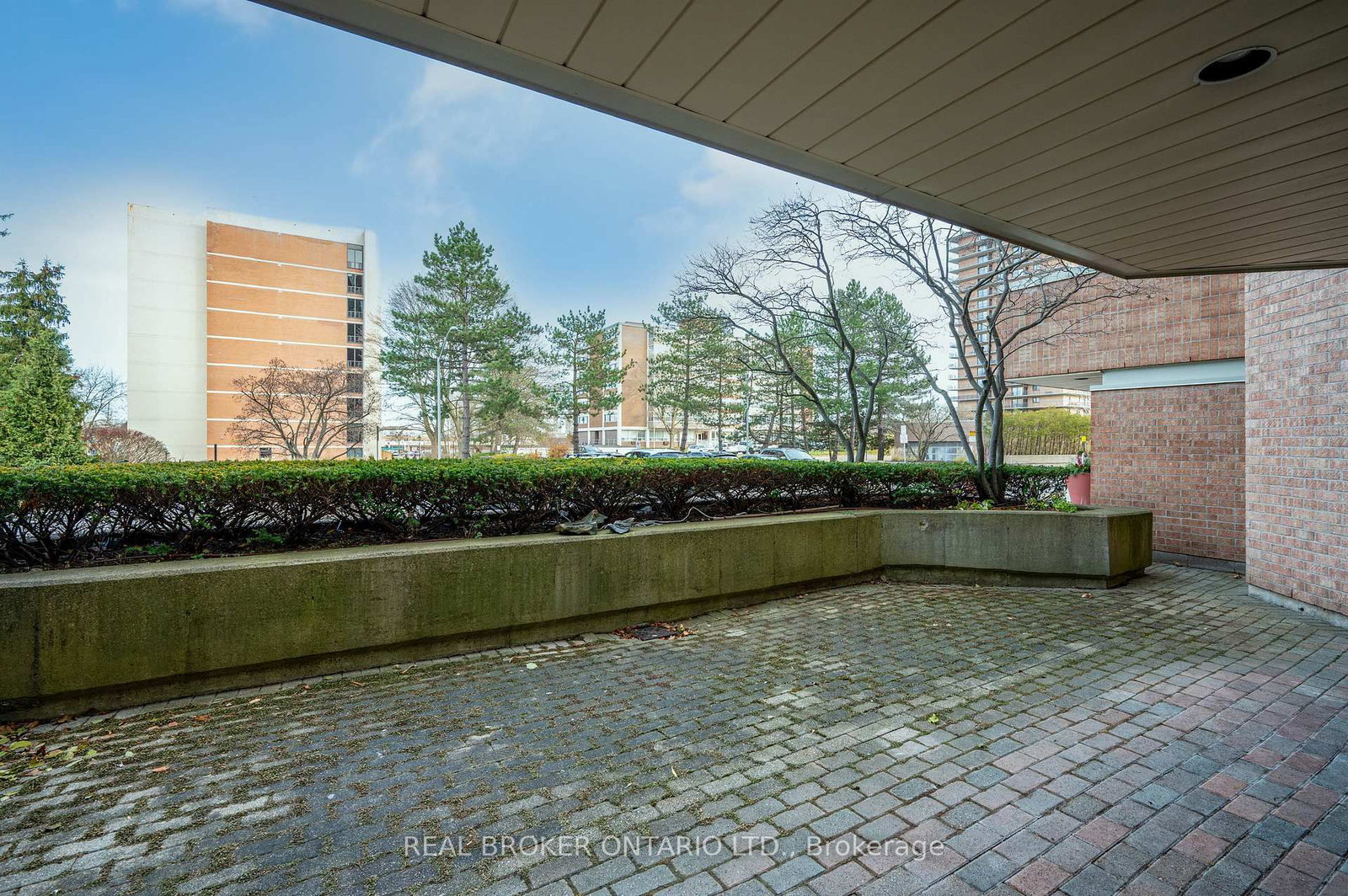 265 Westcourt Place, Unit 101 - Photo 30