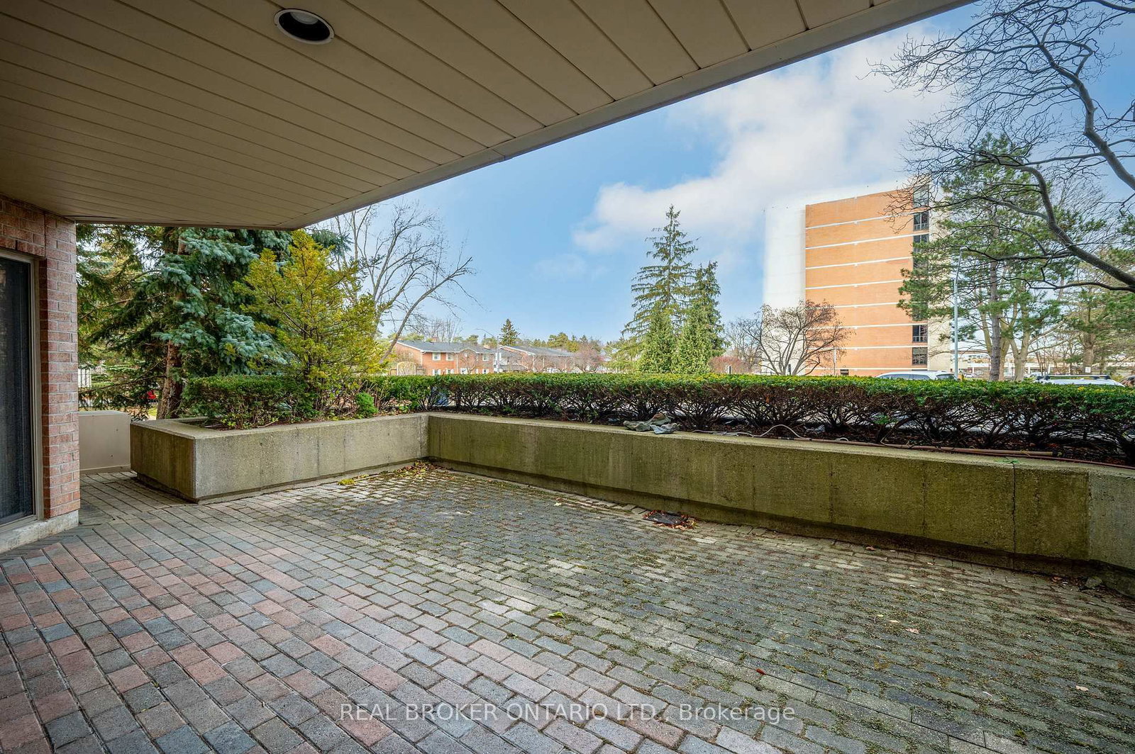 265 Westcourt Place, Unit 101 - Photo 31