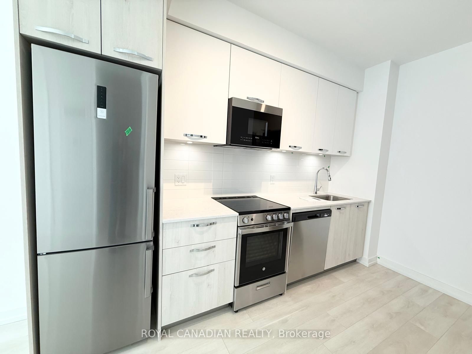 75 James Street S, Unit 418 - Photo 10