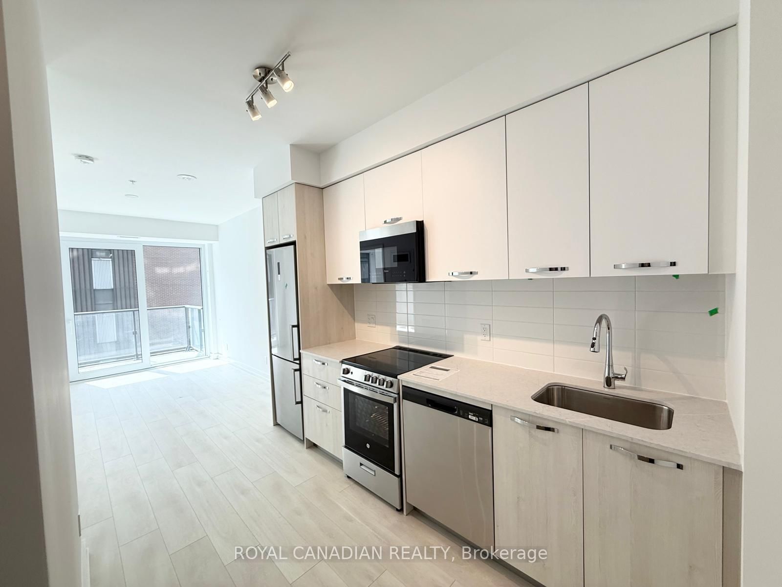 75 James Street S, Unit 418 - Photo 11