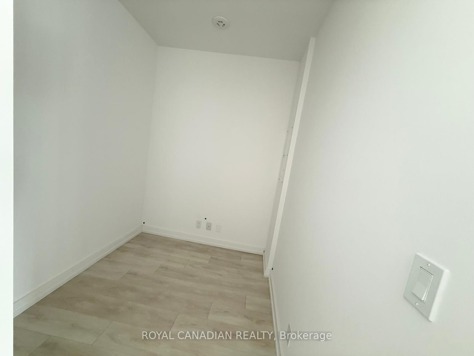 75 James Street S, Unit 418 - Photo 17