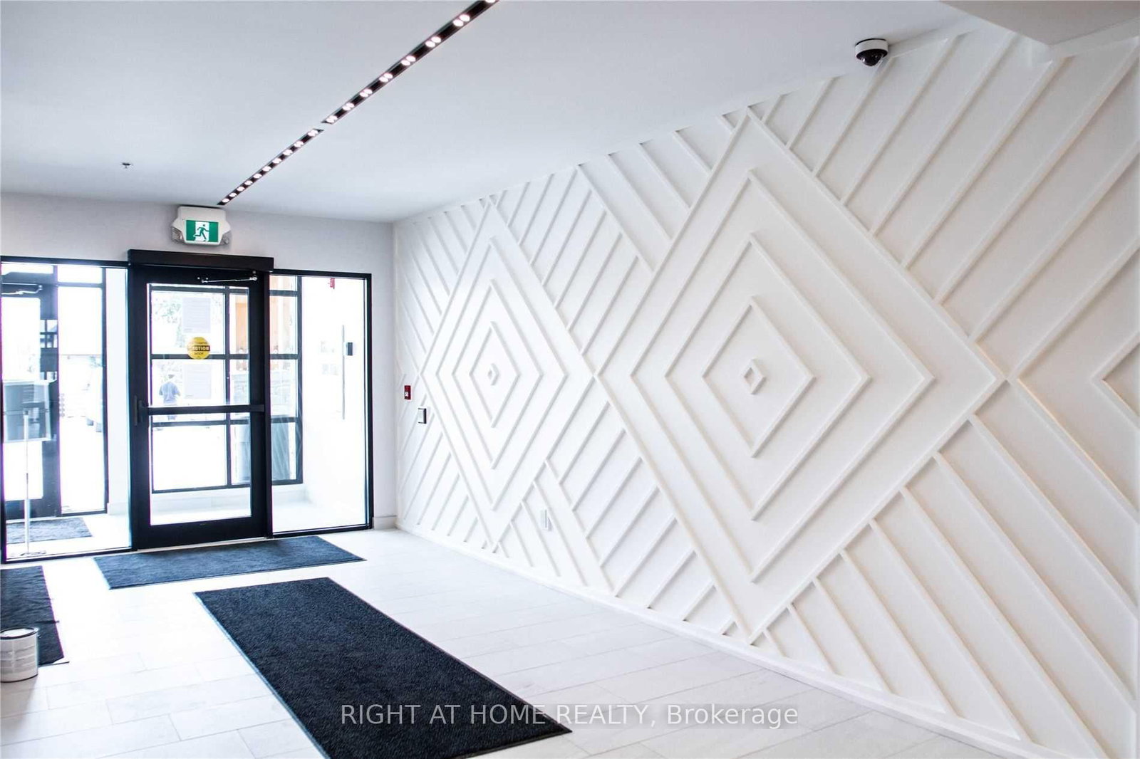 110 Fergus Avenue, Unit 136 - Photo 2