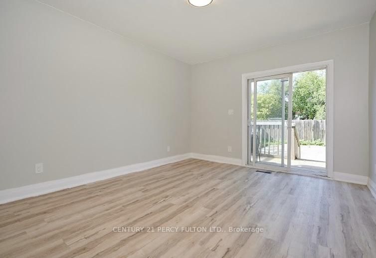 Detached House for lease at 195 Sherman Avenue, Hamilton, Ontario, L8L 6M8 - Gibson - MLS: X12986938