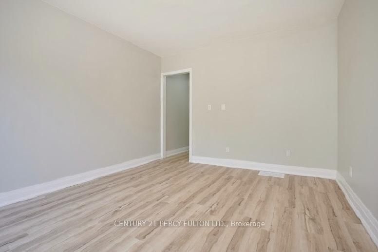 Detached House for lease at 195 Sherman Avenue, Hamilton, Ontario, L8L 6M8 - Gibson - MLS: X12986938