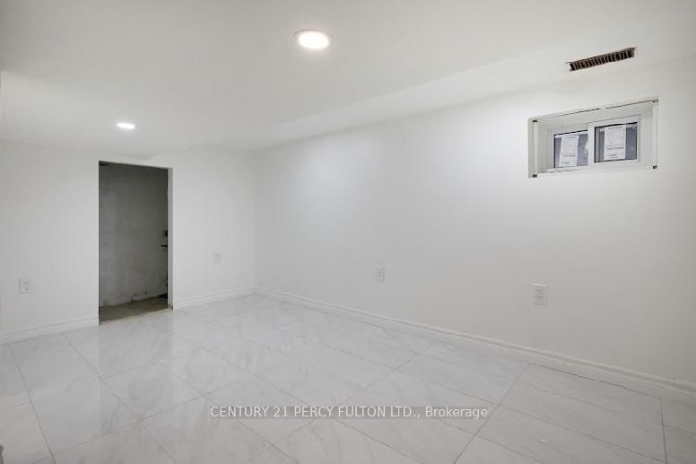 Detached House for lease at 195 Sherman Avenue, Hamilton, Ontario, L8L 6M8 - Gibson - MLS: X12986938